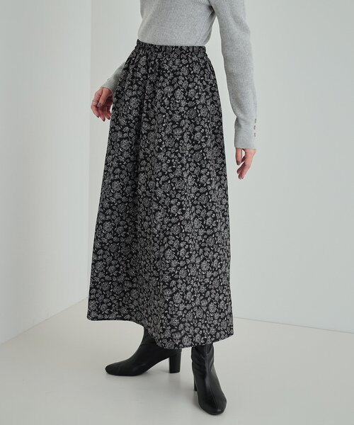 SHOO・LA・RUE(シューラルー)の「【洗える】レトロムード感じる 花柄プリントギャザースカート(スカート・レディース・チャコール/ブラック系6・02/03/04)」の3枚目の写真