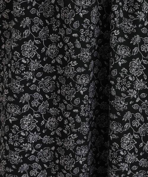 SHOO・LA・RUE(シューラルー)の「【洗える】レトロムード感じる 花柄プリントギャザースカート(スカート・レディース・チャコール/ブラック系6・02/03/04)」の6枚目の写真