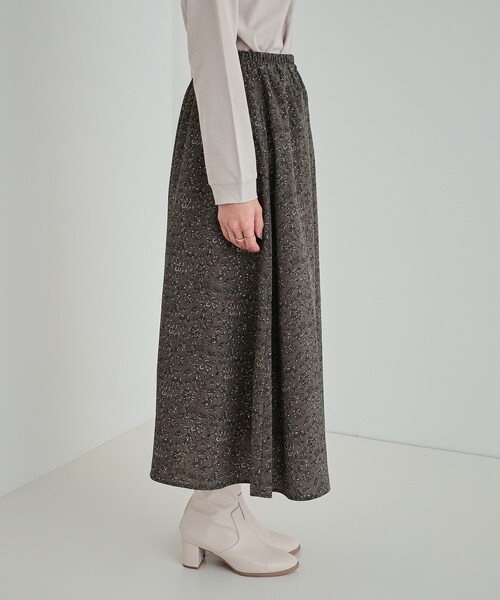 SHOO・LA・RUE(シューラルー)の「【洗える】レトロムード感じる 花柄プリントギャザースカート(スカート・レディース・チャコール/ブラック系6・02/03/04)」の12枚目の写真