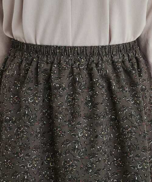SHOO・LA・RUE(シューラルー)の「【洗える】レトロムード感じる 花柄プリントギャザースカート(スカート・レディース・チャコール/ブラック系6・02/03/04)」の14枚目の写真