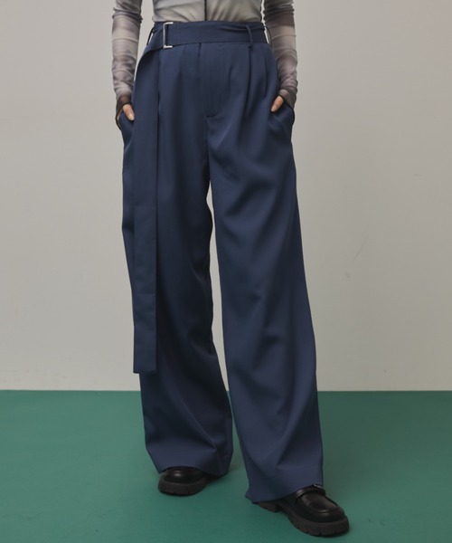 Solace(ソレイス)の「ベルト付きツータックスラックスパンツ/ セットアップ対応(スラックス・レディース・ブラウン/ネイビー・FREE)」の2枚目の写真