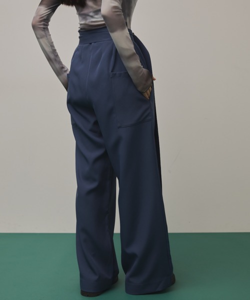 Solace(ソレイス)の「ベルト付きツータックスラックスパンツ/ セットアップ対応(スラックス・レディース・ブラウン/ネイビー・FREE)」の3枚目の写真