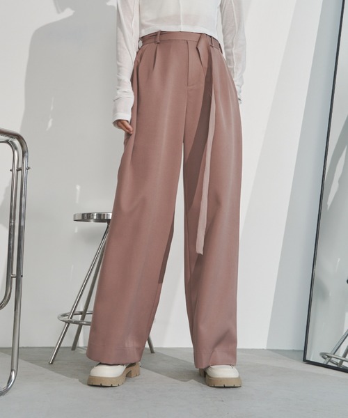 Solace(ソレイス)の「ベルト付きツータックスラックスパンツ/ セットアップ対応(スラックス・レディース・ブラウン/ネイビー・FREE)」の10枚目の写真