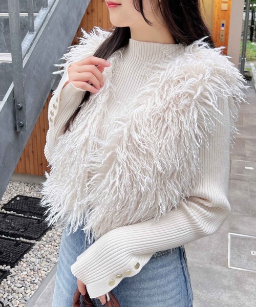 INGNI（イング）の「クロップド丈エコファーベスト（ベスト・レディース・ブラウン/グレー/アイボリー・M）」の2枚目の写真