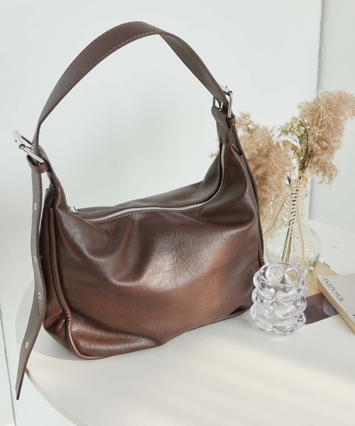 LA VORAGINE（ラ ヴォラジネ）の「大容量ショルダーバッグ（ショルダーバッグ・レディース・ブラウン/ブラック・FREE）」の8枚目の写真