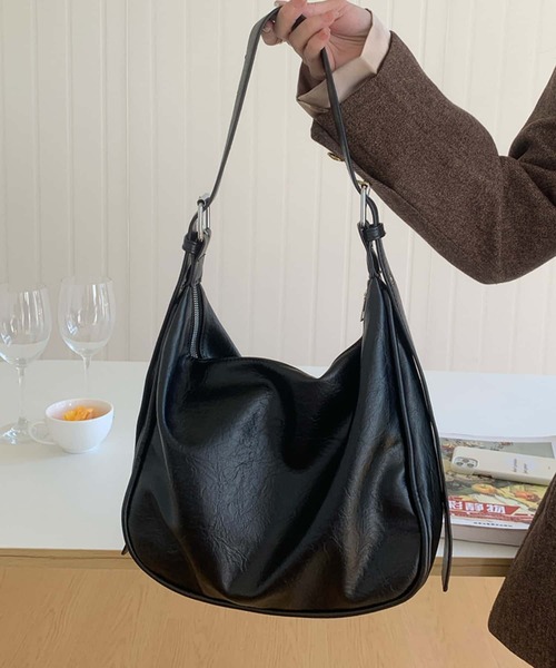 LA VORAGINE（ラ ヴォラジネ）の「大容量ショルダーバッグ（ショルダーバッグ・レディース・ブラウン/ブラック・FREE）」の12枚目の写真