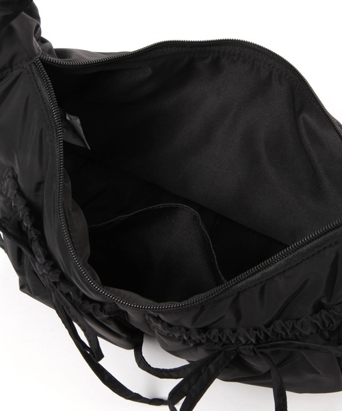 GLOBAL WORK(グローバルワーク)の「撥水リボンショルダー/211753(ショルダーバッグ・キッズ・ブラック/アイボリー・FREE)」の12枚目の写真