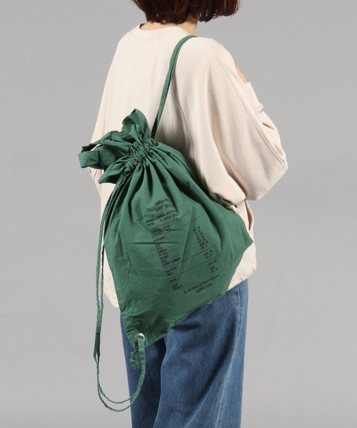 niko and...（ニコアンド）の「オリジナル巾着ナップサック（バックパック/リュック・レディース・カーキ/ナチュラル・0）」の14枚目の写真