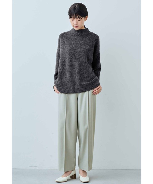 IEDIT（イディット）の「ＩＥＤＩＴ　マシンウオッシャブルがうれしい　すそラウンドシルエットの軽やかなウール＆アルパカ混ハイネックニット（ニット/セーター・レディース・ベージュ系その他/ライトブラウン/グレー・S/M/L/LL/3L/4L）」の9枚目の写真