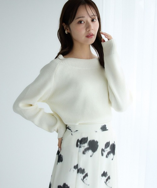 Andemiu(アンデミュウ)の「スパンコールVネックニット291338(ニット/セーター・レディース・ブラック/グレー/オフホワイト・FREE)」の2枚目の写真