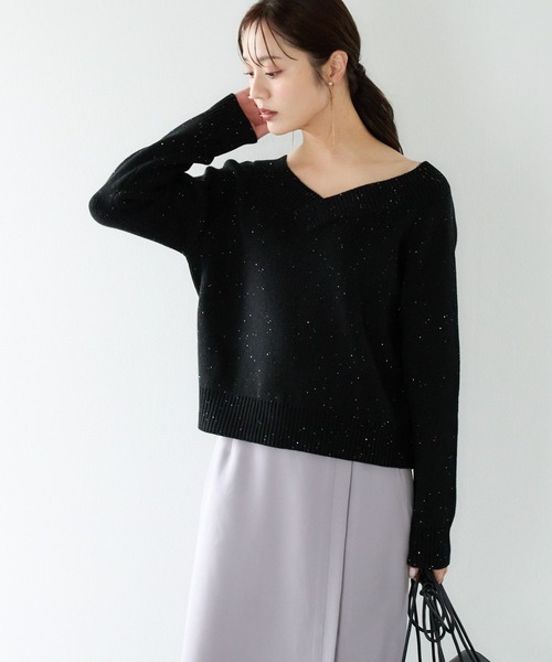 Andemiu(アンデミュウ)の「スパンコールVネックニット291338(ニット/セーター・レディース・ブラック/グレー/オフホワイト・FREE)」の8枚目の写真