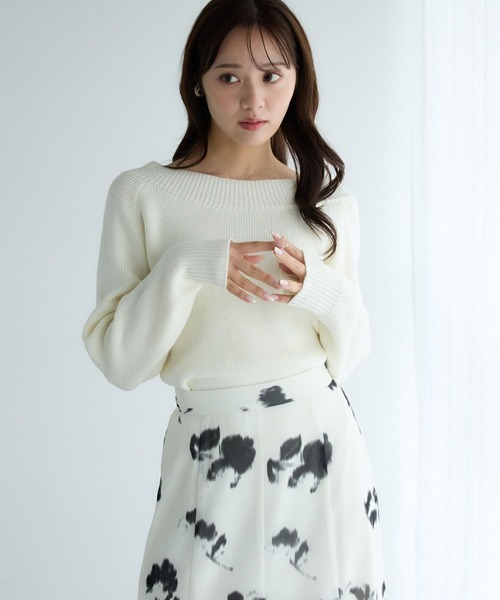 Andemiu(アンデミュウ)の「スパンコールVネックニット291338(ニット/セーター・レディース・ブラック/グレー/オフホワイト・FREE)」の11枚目の写真