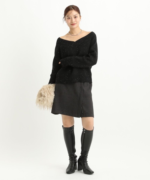 Andemiu(アンデミュウ)の「スパンコールVネックニット291338(ニット/セーター・レディース・ブラック/グレー/オフホワイト・FREE)」の13枚目の写真