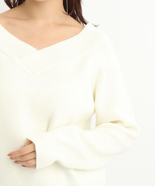 Andemiu(アンデミュウ)の「スパンコールVネックニット291338(ニット/セーター・レディース・ブラック/グレー/オフホワイト・FREE)」の21枚目の写真