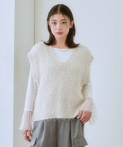 nissen（ニッセン）の「ブラッシュシャギーニットベスト（ニット/セーター・レディース・グレー/キナリ・3L/LL/L/M/S）」の2枚目の写真