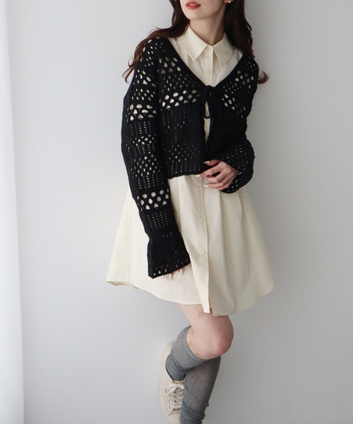 earth music&ecology（アースミュージックアンドエコロジー）の「フロントリボン透かし編みカーディガン（カーディガン/ボレロ・レディース・アイボリー/ブラック/レッド・FREE）」の5枚目の写真