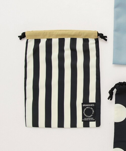 BRANSHES（ブランシェス）の「マルチ巾着（中）（バックパック/リュック・キッズ・ブラック/アイボリー/ブルーグレー/ラベンダー・FREE）」の2枚目の写真