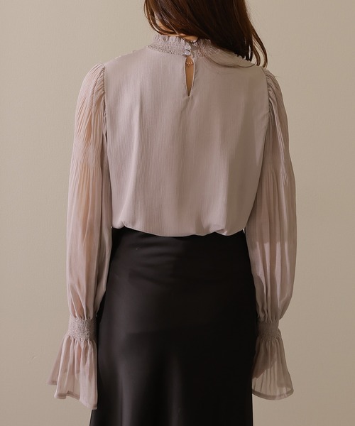 Lace Ladies(レースレディース)の「ソリッドカラー キャンディ袖 フリル ギャザー ブラウス(シャツ/ブラウス・レディース・モカ/アイボリー/グレー/ブラック・FREE/S)」の11枚目の写真