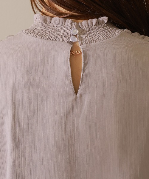 Lace Ladies(レースレディース)の「ソリッドカラー キャンディ袖 フリル ギャザー ブラウス(シャツ/ブラウス・レディース・モカ/アイボリー/グレー/ブラック・FREE/S)」の13枚目の写真
