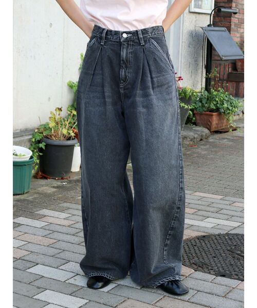 Ungrid（アングリッド）の「ウエストタックカーブデニム（デニムパンツ・レディース・ブラック/ブルー・24inch/26inch/25inch）」の16枚目の写真