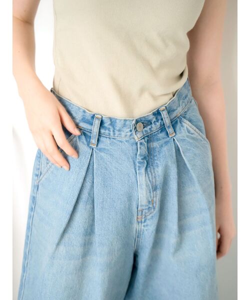 Ungrid（アングリッド）の「ウエストタックカーブデニム（デニムパンツ・レディース・ブラック/ブルー・24inch/26inch/25inch）」の7枚目の写真