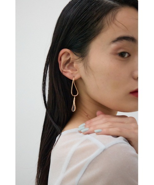 AZUL by moussy(アズールバイマウジー)の「ドロップシェイプドアクリルピアス(ピアス(両耳用)・レディース・クリア/ライム・FREE)」の9枚目の写真