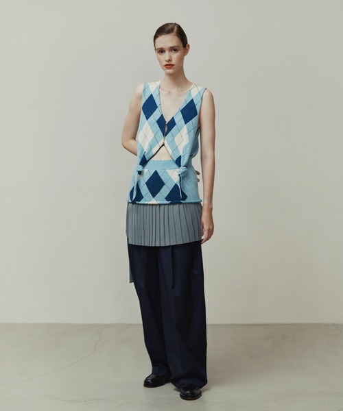 iRENE(アイレネ)の「ニットプリーツスカート / Knit Pleats Skirt(スカート・レディース・オフホワイト/グレー/ブラウン・36)」の3枚目の写真
