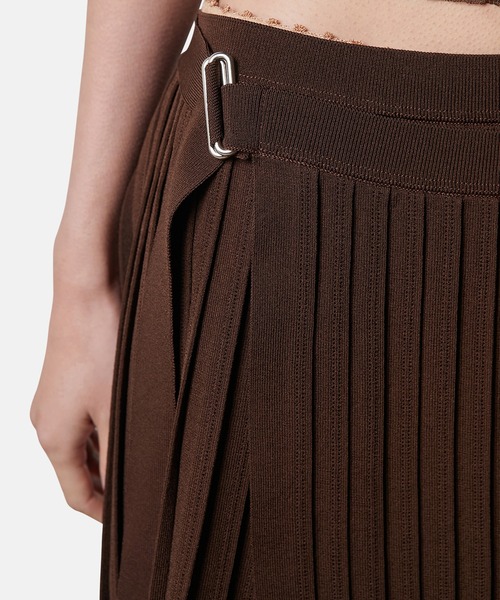 iRENE(アイレネ)の「ニットプリーツスカート / Knit Pleats Skirt(スカート・レディース・オフホワイト/グレー/ブラウン・36)」の7枚目の写真