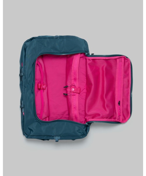Topologie(トポロジー)の「Summit Duffle Medium【バッグ単体】(ボストンバッグ・レディース・ブラック/ブルー/ダークグリーン・ONE SIZE)」の9枚目の写真