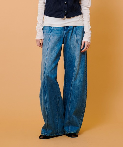 allureville(アルアバイル)の「◇ラインデニムパンツ(デニムパンツ・レディース・ブラック/ブルー・1/2)」の2枚目の写真