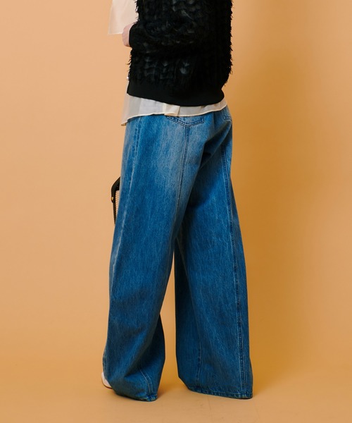 allureville(アルアバイル)の「◇ラインデニムパンツ(デニムパンツ・レディース・ブラック/ブルー・1/2)」の11枚目の写真