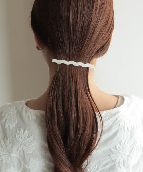 rapiecage(ラピエサージュ)の「アクリルナミナミショートバレッタ(その他ヘアアクセサリー・レディース・ホワイト/グリーン・FREE)」の1枚目の写真