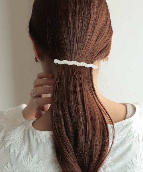 rapiecage(ラピエサージュ)の「アクリルナミナミショートバレッタ(その他ヘアアクセサリー・レディース・ホワイト/グリーン・FREE)」の4枚目の写真