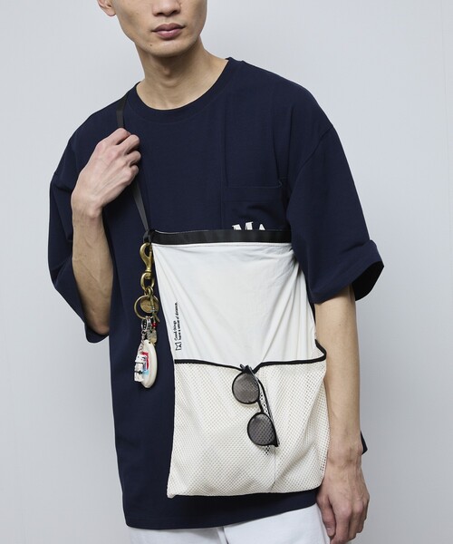 Firsthand（ファーストハンド）の「MA Firsthand/マ ファーストハンド BASIC LOGO刺繍ナイロン2WAY BAG（ショルダーバッグ・メンズ・オフホワイト/ブルー/ブラック・ﾌﾘ-）」の5枚目の写真