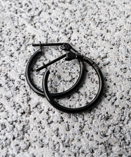 Pledge(プレッジ)の「【RS】【Pledge(プレッジ)】フープ ピアス(ペア)(ピアス(両耳用)・メンズ・ブラック/シルバー/ゴールド・FREE)」の1枚目の写真