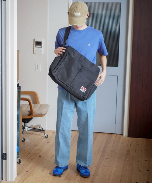BEN DAVIS(ベンデイビス)の「【BEN DAVIS/ベンデイビス】【大きな外ポケットが便利】BIGキャンバスショルダー A4・PC収納◎ ニュースペーパーバッグ風 ユニセックス(ショルダーバッグ・メンズ・ブラック/ホワイト・FREE)」の18枚目の写真