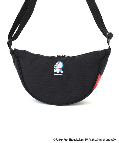 Manhattan Portage（マンハッタンポーテージ）の「BRONCK CRESCENT BAG DORAEMON 25（ショルダーバッグ・メンズ・ブラック・X-SMALL）」の2枚目の写真