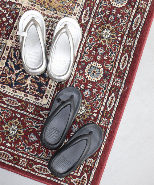 TAW&TOE(トーアンドトー)の「【TAW&TOE/トーアンドトー】Plumpy/サンダル/韓国/リカバリーサンダル/厚底【WEB限定】(サンダル・レディース・ブラック・22/24/23)」の4枚目の写真