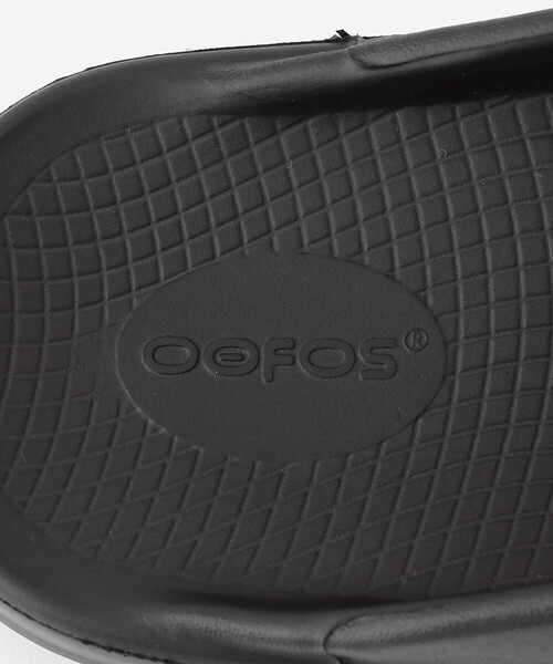 OOFOS（ウーフォス）の「OOFOS | OOriginal Black WOMEN（サンダル・レディース・ブラック・23/24/25）」の13枚目の写真