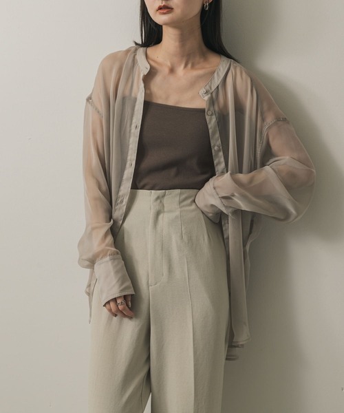 SENSE OF PLACE by URBAN RESEARCH（センスオブプレイスバイアーバンリサーチ）の「バンドカラーシャンブレーシアーシャツ（シャツ/ブラウス・レディース・アイボリー/グリーン/ネイビー/チャコールグレー/ライトピンク/ライトベージュ・ONE）」の3枚目の写真