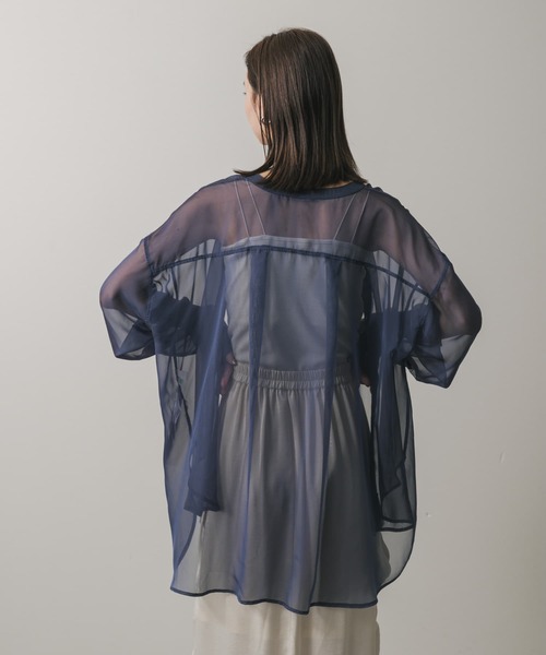 SENSE OF PLACE by URBAN RESEARCH（センスオブプレイスバイアーバンリサーチ）の「バンドカラーシャンブレーシアーシャツ（シャツ/ブラウス・レディース・アイボリー/グリーン/ネイビー/チャコールグレー/ライトピンク/ライトベージュ・ONE）」の8枚目の写真