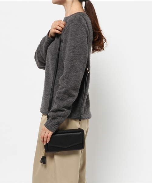 Discoat Parisien(ディスコートパリシアン)の「フラップポケットお財布ショルダー(ショルダーバッグ・レディース・ブラック/レッド/ガンメタ/マスタード/ピンク/ゴールド・フリ-)」の16枚目の写真