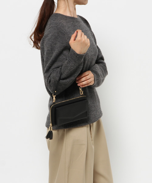 Discoat Parisien(ディスコートパリシアン)の「フラップポケットお財布ショルダー(ショルダーバッグ・レディース・ブラック/レッド/ガンメタ/マスタード/ピンク/ゴールド・フリ-)」の17枚目の写真