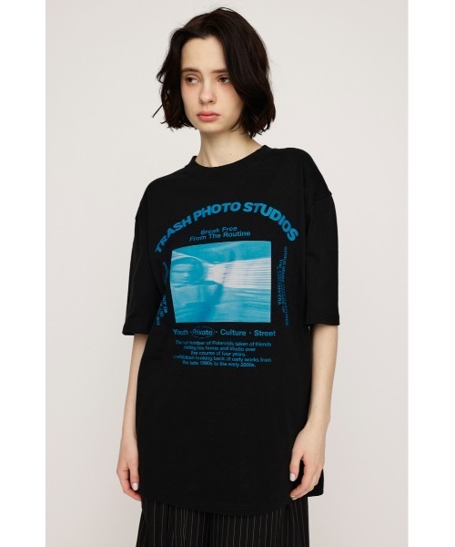 SLY(スライ)の「PHOTO LOGO 2SIZE T/SH フォト ロゴ 2サイズ Tシャツ 半袖 夏服(Tシャツ/カットソー・レディース・オレンジ/ホワイト/ブラック/杢グレー・1/2)」の19枚目の写真