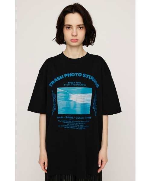 SLY(スライ)の「PHOTO LOGO 2SIZE T/SH フォト ロゴ 2サイズ Tシャツ 半袖 夏服(Tシャツ/カットソー・レディース・オレンジ/ホワイト/ブラック/杢グレー・1/2)」の22枚目の写真