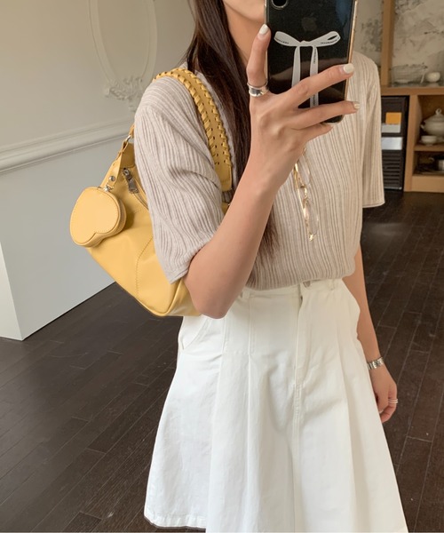 FINEnough(ファインナフ)の「ハートポーチ付きショルダーバッグ(ショルダーバッグ・レディース・イエロー/グリーン/ブラック/アイボリー・FREE)」の5枚目の写真
