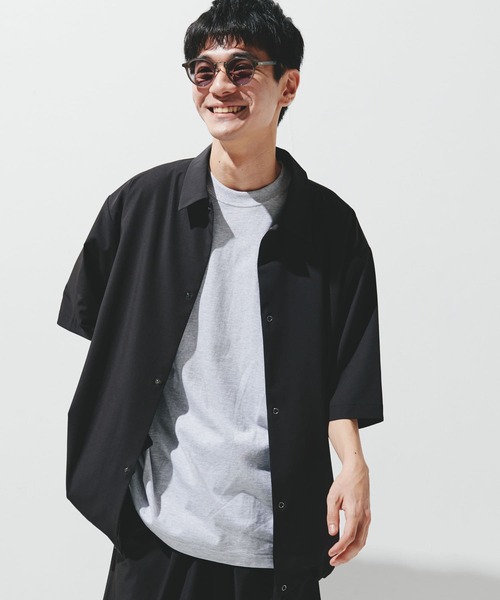 URBAN RESEARCH DOORS(アーバンリサーチドアーズ)の「『仁村紗和さん着用』『UR TECH』サマシェア シャツカーディガン(シャツ/ブラウス・メンズ・グレー/チャコールグレー/ブラック/ライトブルー・MEDIUM/LARGE/X-LARGE)」の2枚目の写真