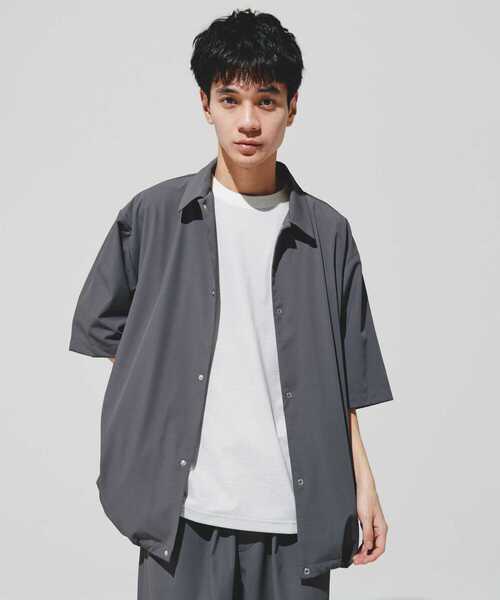 URBAN RESEARCH DOORS(アーバンリサーチドアーズ)の「『仁村紗和さん着用』『UR TECH』サマシェア シャツカーディガン(シャツ/ブラウス・メンズ・グレー/チャコールグレー/ブラック/ライトブルー・MEDIUM/LARGE/X-LARGE)」の9枚目の写真