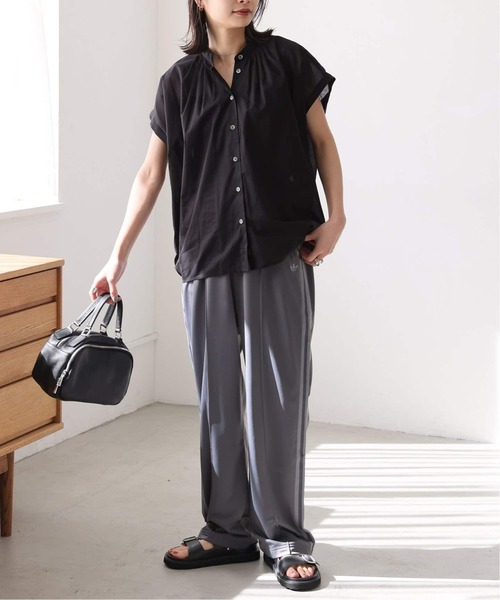 JOURNAL STANDARD（ジャーナルスタンダード）の「《WEB限定追加2》80ローンタックボリュームシャツ（シャツ/ブラウス・レディース・ブラック系その他/ブラック/ベージュ・FREE）」の5枚目の写真