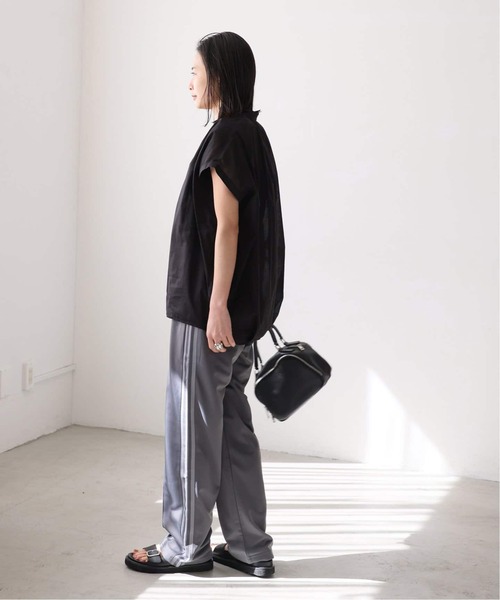 JOURNAL STANDARD（ジャーナルスタンダード）の「《WEB限定追加2》80ローンタックボリュームシャツ（シャツ/ブラウス・レディース・ブラック系その他/ブラック/ベージュ・FREE）」の14枚目の写真